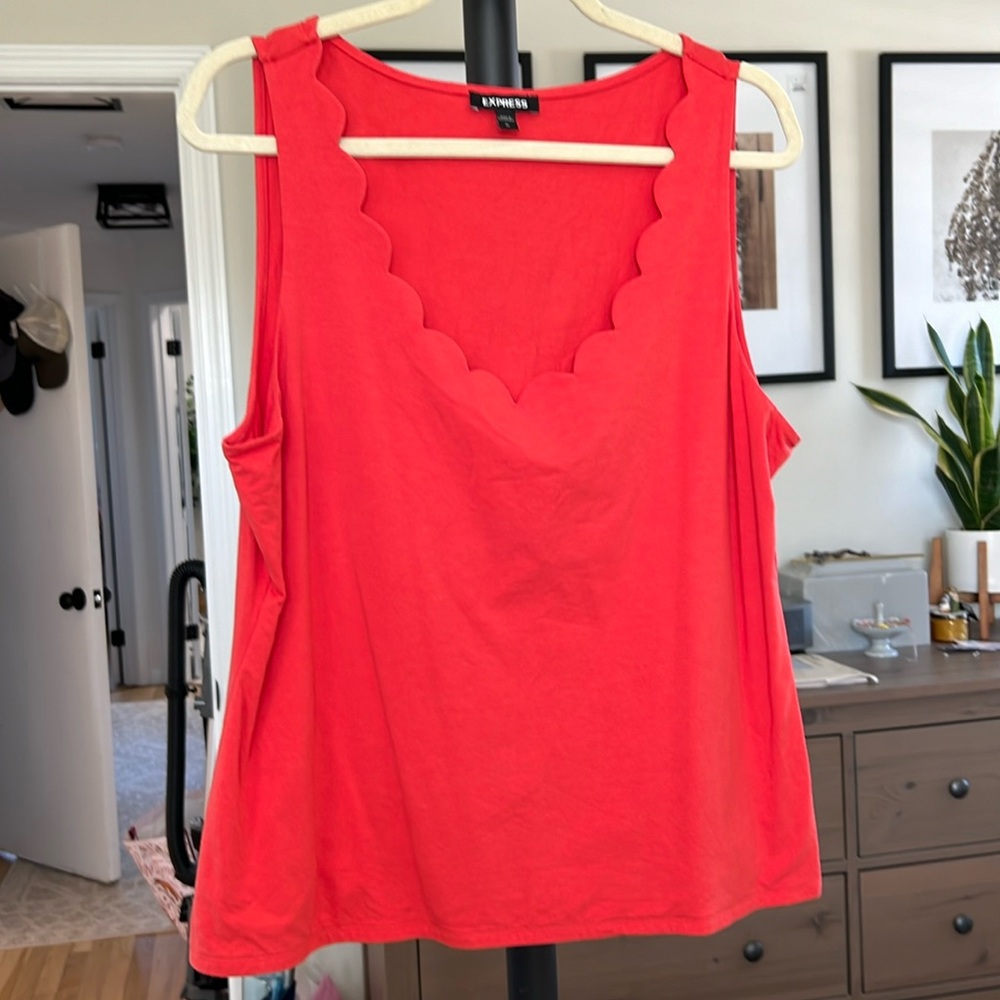 Scalloped wide strap tank